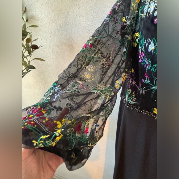 Mac Duggal Embroidered Dress NEW - Picture 4 of 9